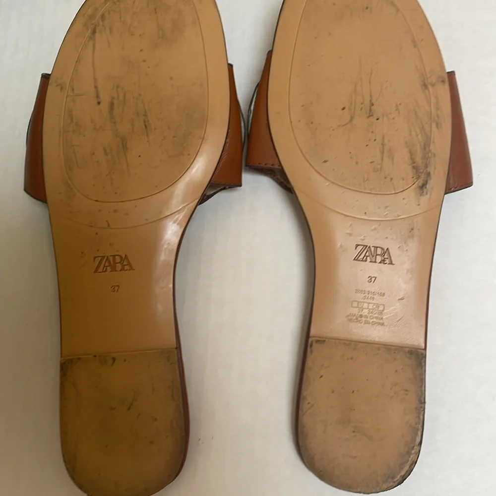 Zara- slides - Picture 2 of 2